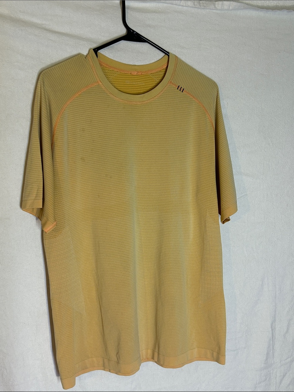 Men's Lightweight Short-Sleeve Performance Shirt - Yellow